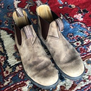 Rustic brown Blundstone